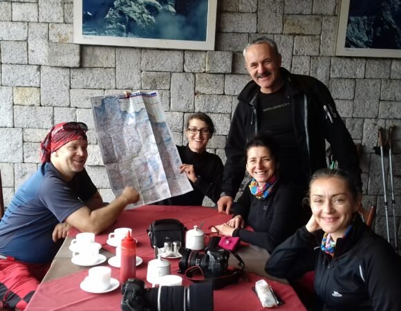 Why Choose Customized Trekking with Mountain King Treks
